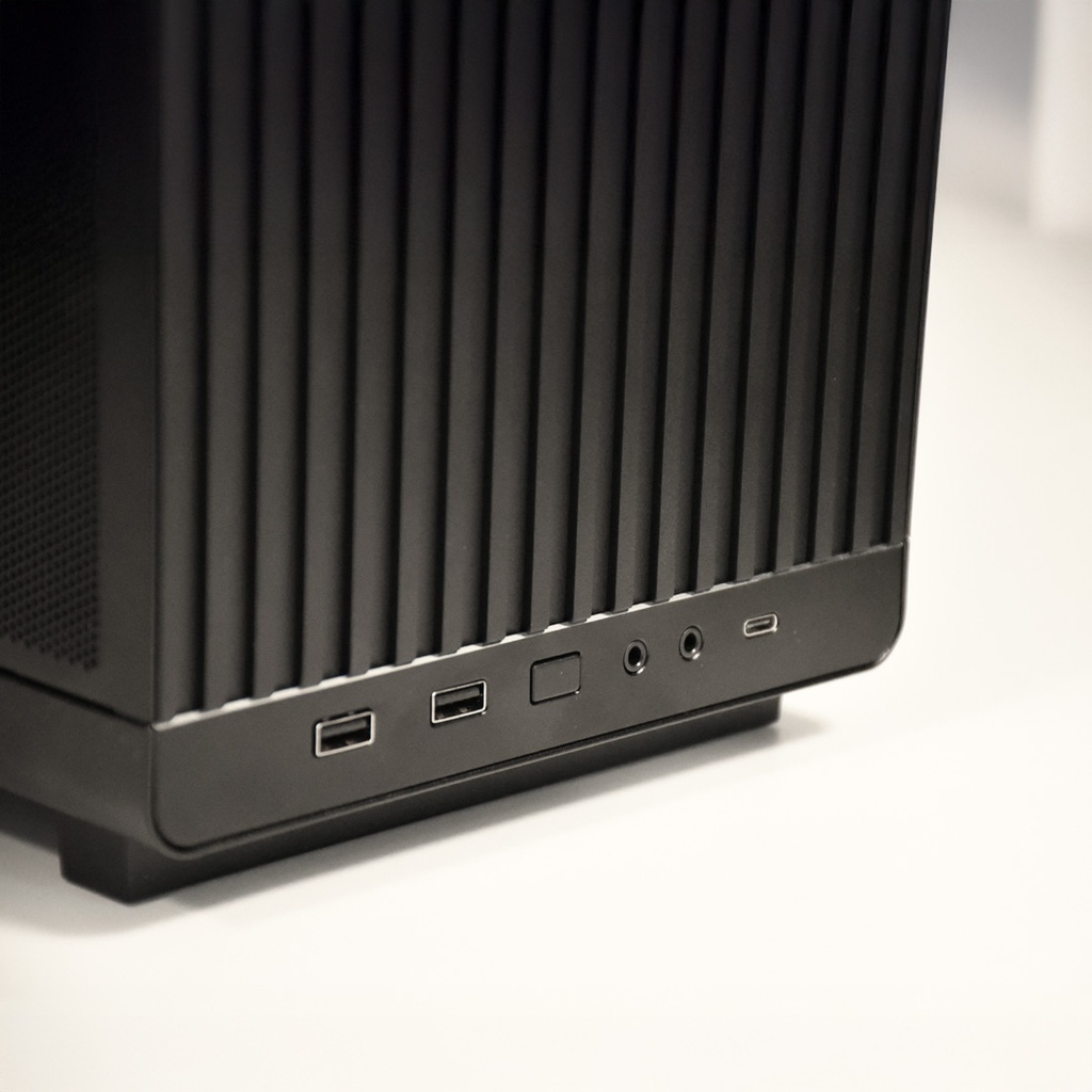 VRCPC WORKSTATION | Ultra16 | Intel Core Ultra 7 | RTX 2000 ada 16GB | 64GB DDR5 RAM | 1TB NVMe SSD | 3-Year Warranty
